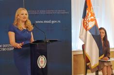 ванреднa професорка др Јованка Шарановић, директорка Института за стратегијска истраживања 