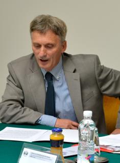 ванредни професор др Станислав Стојановић, Начелник Одељења за студије безбедности