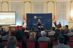 ванреднa професорка др Јованка Шарановић, директорка Института за стратегијска истраживања 