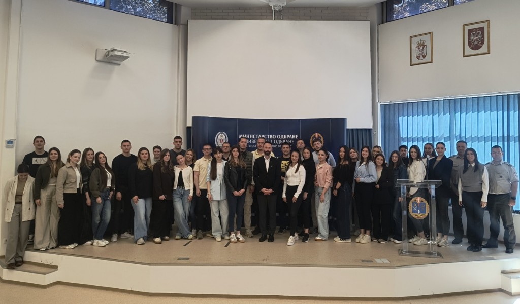Студенти Факултета безбедности на стручној пракси у Институту за стратегијска истраживања